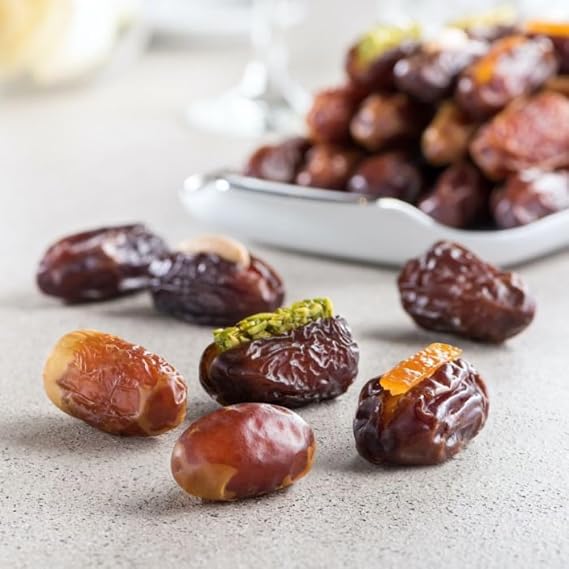 Bateel | Dates Ballotin | Mix of Plain and Filled Dates | 17.6 oz