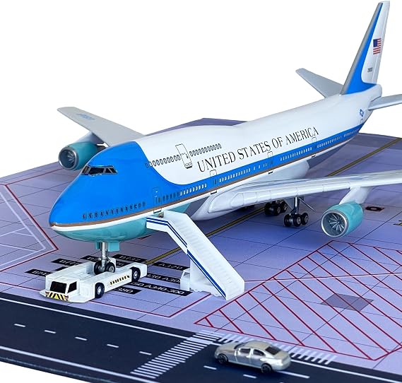 Model Jet Plane 1:130スケール アメリカ空軍 One B747 飛行機モデルキット ジェットディスプレイダイキャストコレクション 飛行機モデルギフト 大人用 LEDライト付き模型飛行機キット