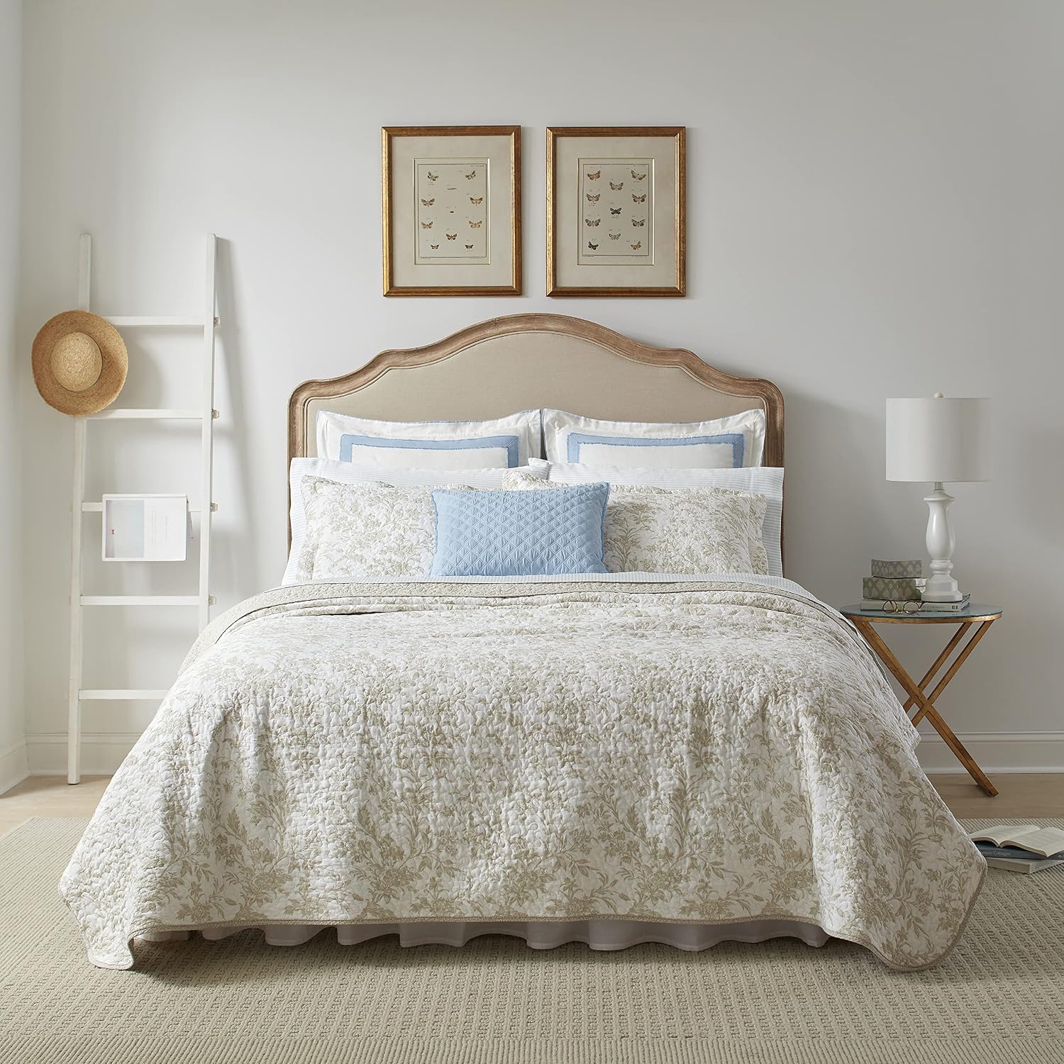 Laura Ashley Amberley Reversible Quilt Set FullQueen Bisquit